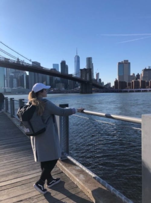 aifs-au-pair-usa-ugc-Mariel-Sophie-skyline-new-york