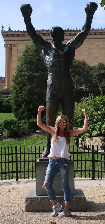 aifs-au-pair-usa-ugc-julias-statue