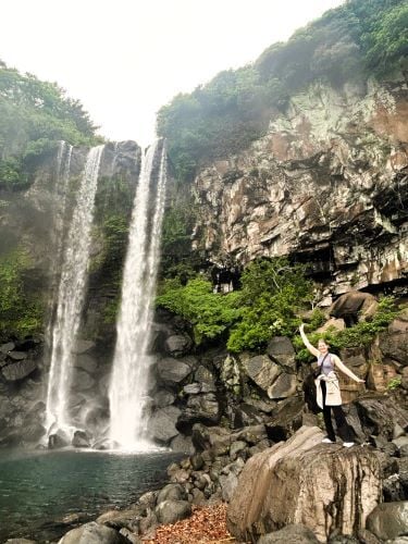 Wasserfall auf Jeju beim Abenteuerurlaub in Südkorea mit AIFS