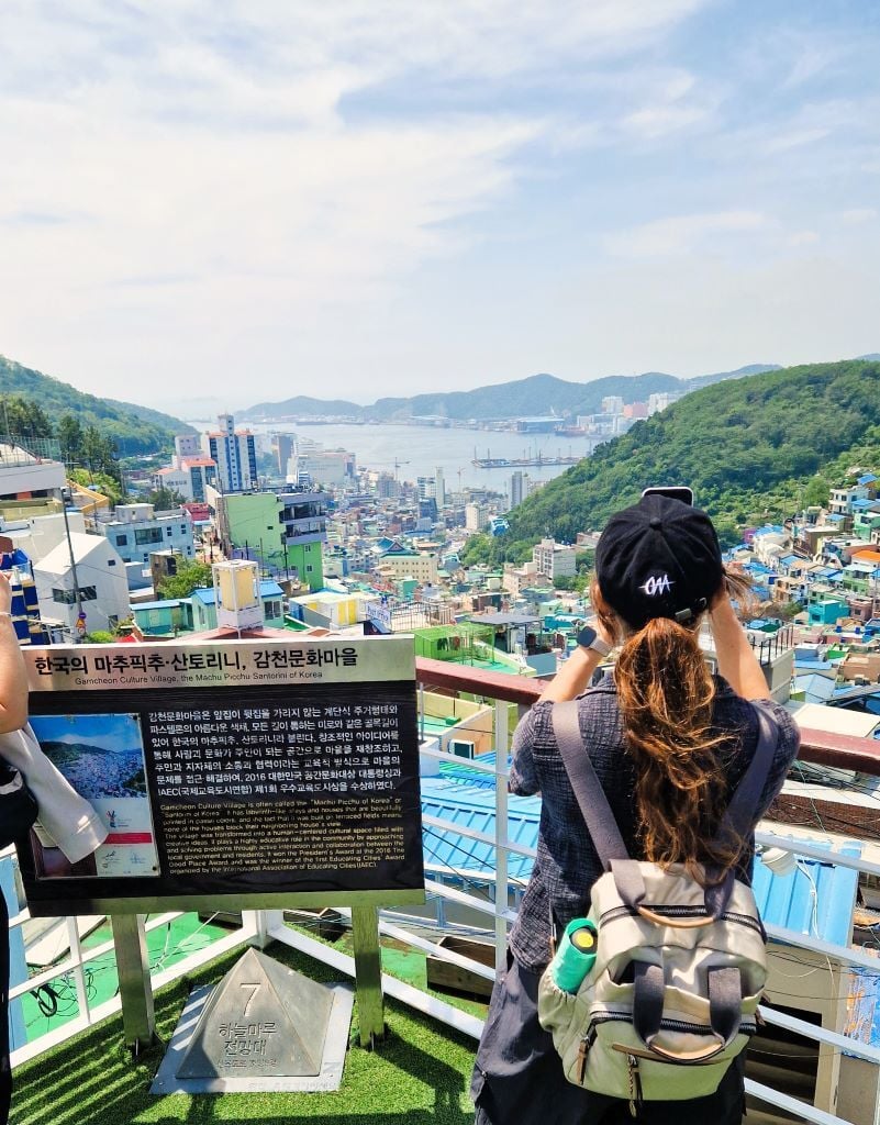 Alleinreisende in Busan beim Adventure Trip in Südkorea mit AIFS