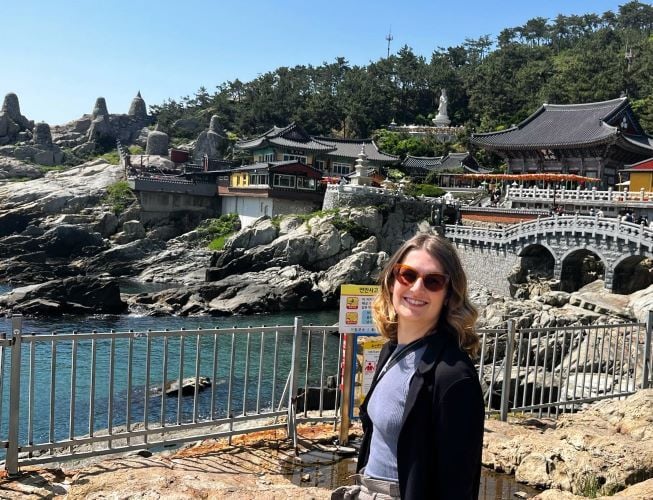 Tempelbesuch am Meer bei der Abenteuerreise durch Südkorea mit AIFS