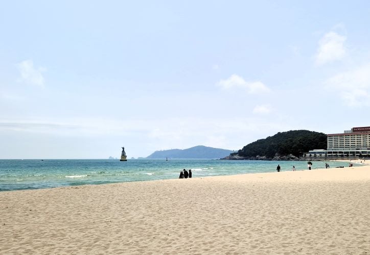 Entdecke die Strände von Busan beim Abenteuerurlaub in Südkorea mit AIFS