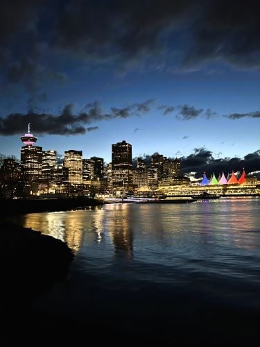 Vancouver bei Nacht beim Freiwilligenprojekt in Kanada mit AIFS