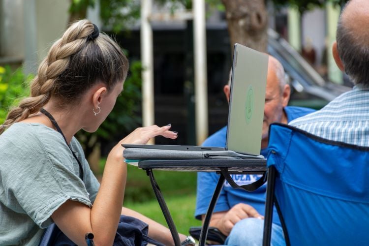 Freiwillige beim Freiwilligenprojekt Homeless Support in Griechenland mit AIFS