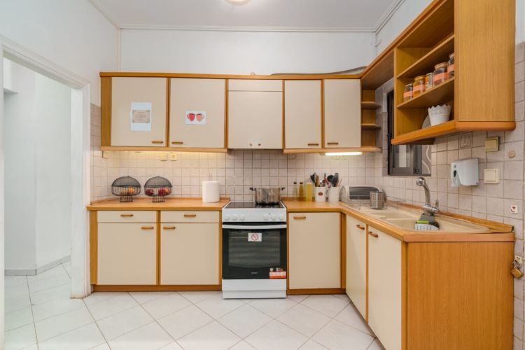 Küche der Volunteerunterkunft in Athen beim Freiwilligenprojekt in Griechenland mit AIFS