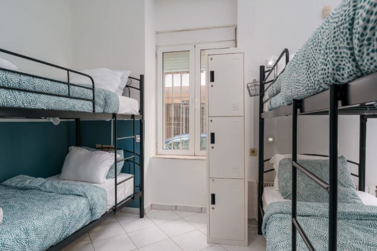 Zimmer der Volunteerunterkunft in Athen beim Freiwilligenprojekt in Griechenland mit AIFS