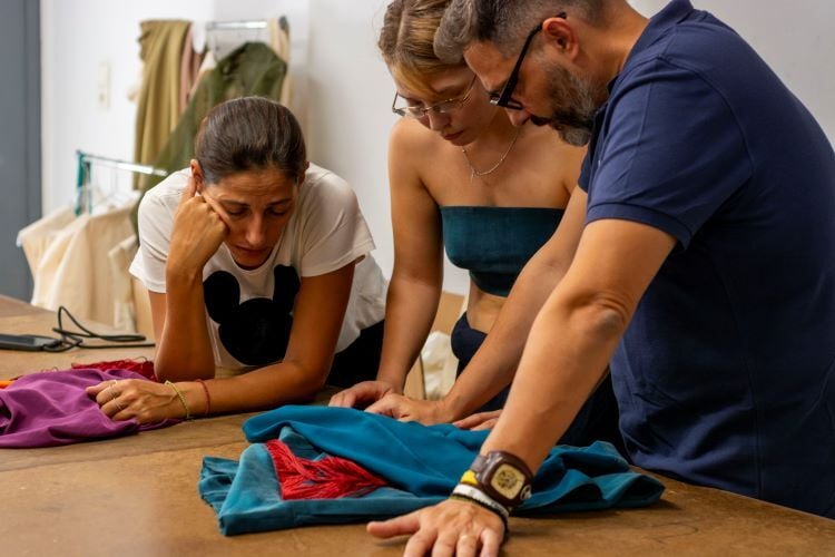 Volunteers beim Freiwilligenprojekt Ethical Fashion in Griechenland mit AIFS