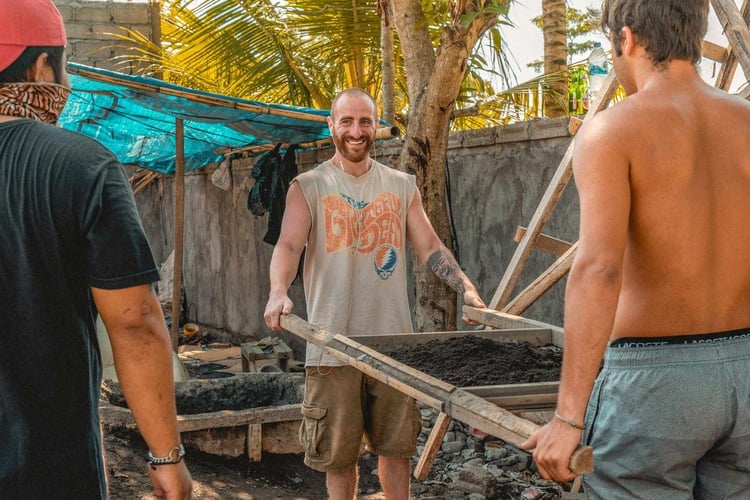 Freiwilligenhelfer bei der Arbeit