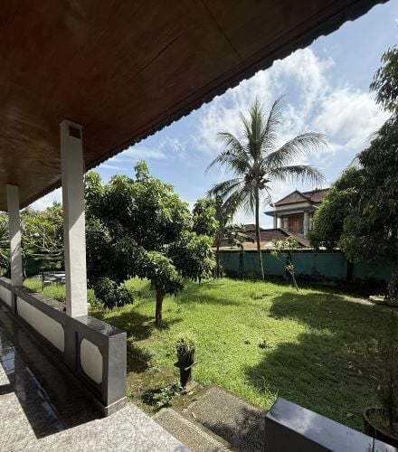 Garten der Unterkunft bei der Freiwilligenarbeit in Bali mit AIFS