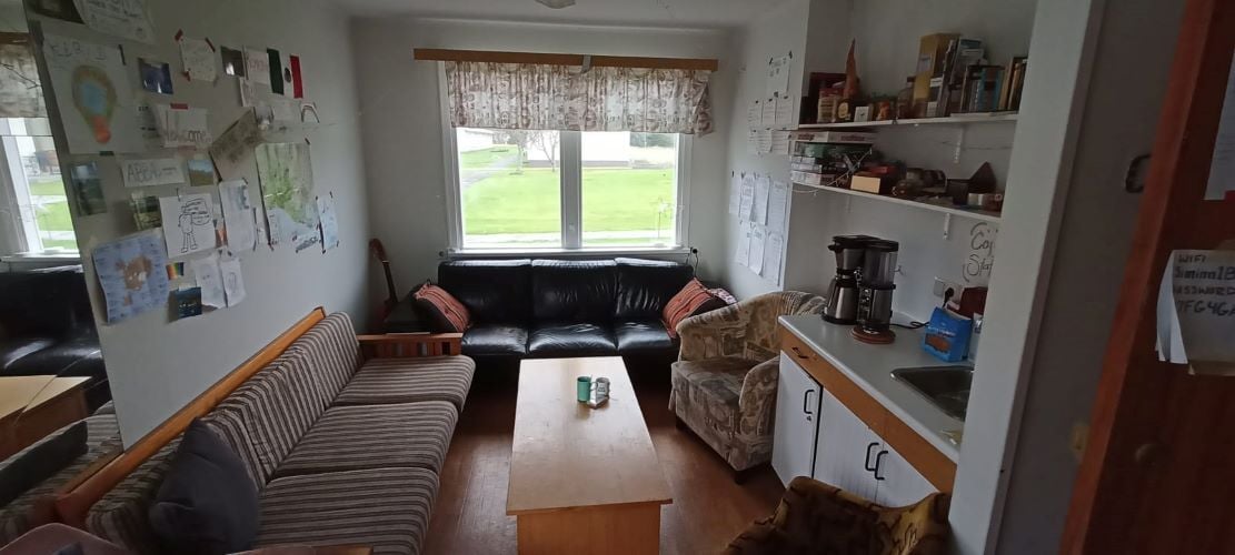 Wohnzimmer beim Freiwilligenprojekt Organic Farming in Island mit AIFS