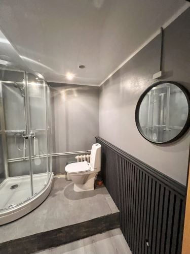 Bad in der Unterkunft beim Forest and Beach Freiwilligenprojekt in Island