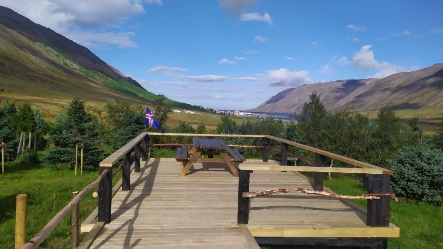 Terrasse beim Freiwilligenprojekt Forest and Beach in Island