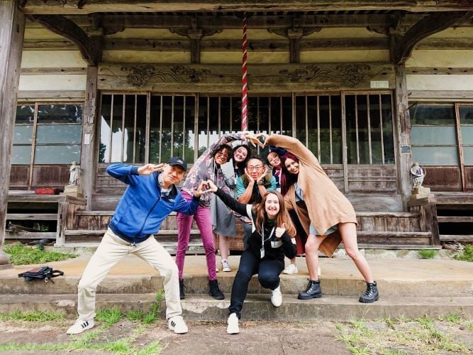 Personen beim Freiwilligenprojekt Community Work und Umweltschutz in Japan mit AIFS