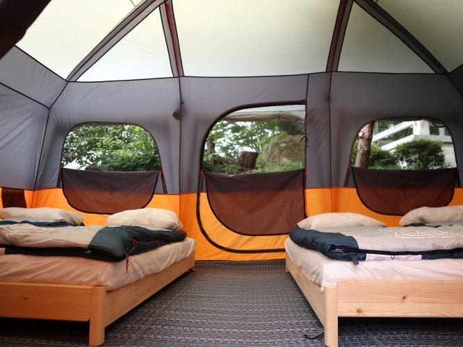 Zelt beim Freiwilligenprojekt Community Work und Umweltschutz in Japan mit AIFS