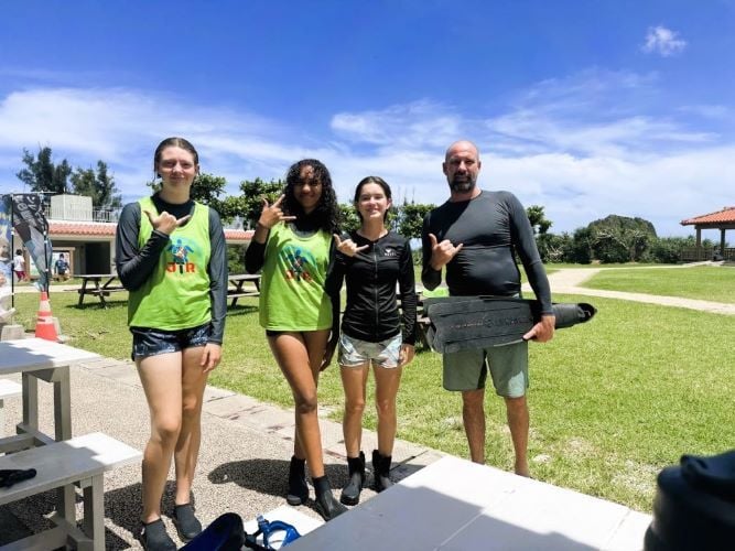 Personen beim Freiwilligenprojekt Sea Turtle Conservation in Japan mit AIFS