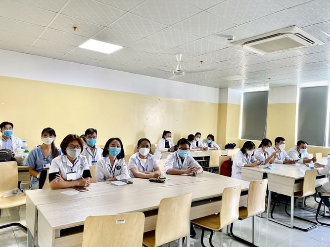 Unterricht beim Medical Freiwilligenprojekt in Vietnam