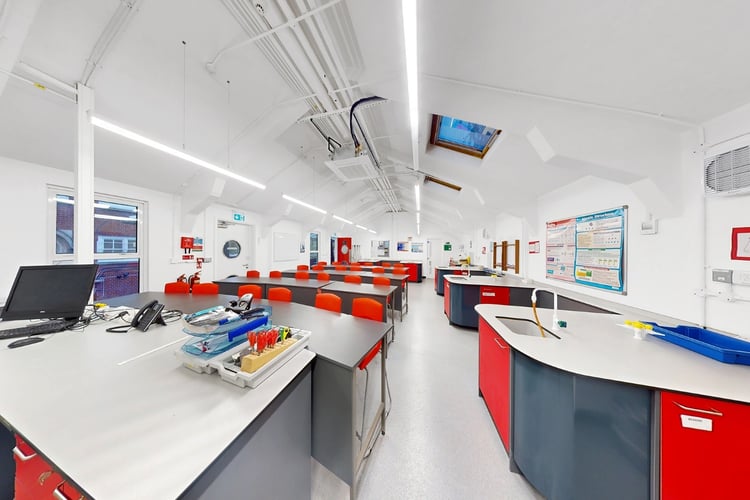 Das Naturwissenschaftliche Labor am New City College in London.