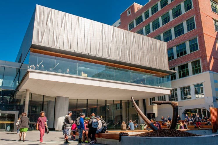 Ein Foto eines Gebäudes der Victoria University in Wellington, Neuseeland