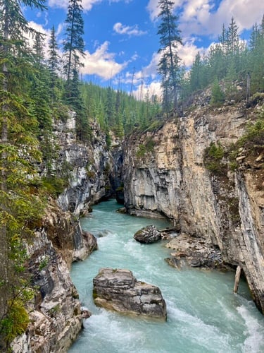 ugc-work-and-travel-kanada-alinac-fluss