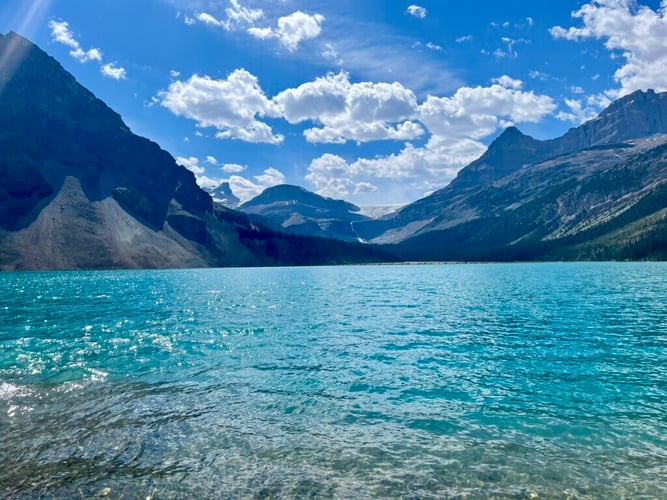 ugc-work-and-travel-kanada-alinac-see-blau-himmel