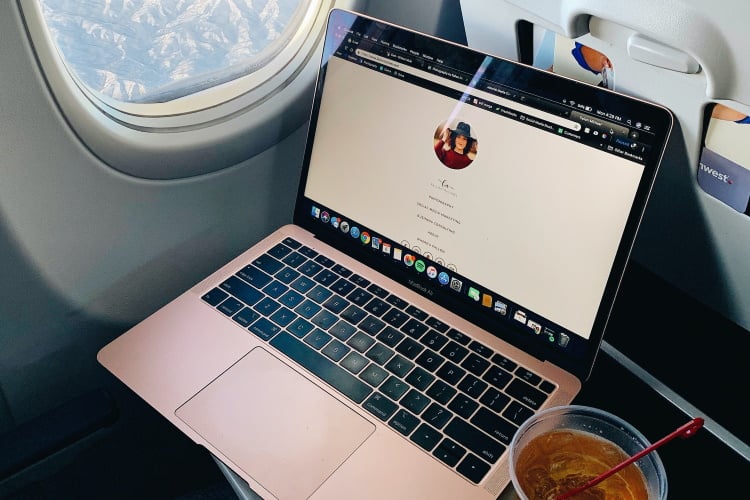 Laptop im Flugzeug nutzen