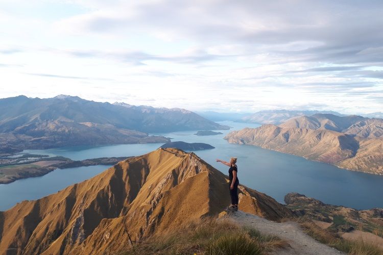 Jenny am Roys Peak