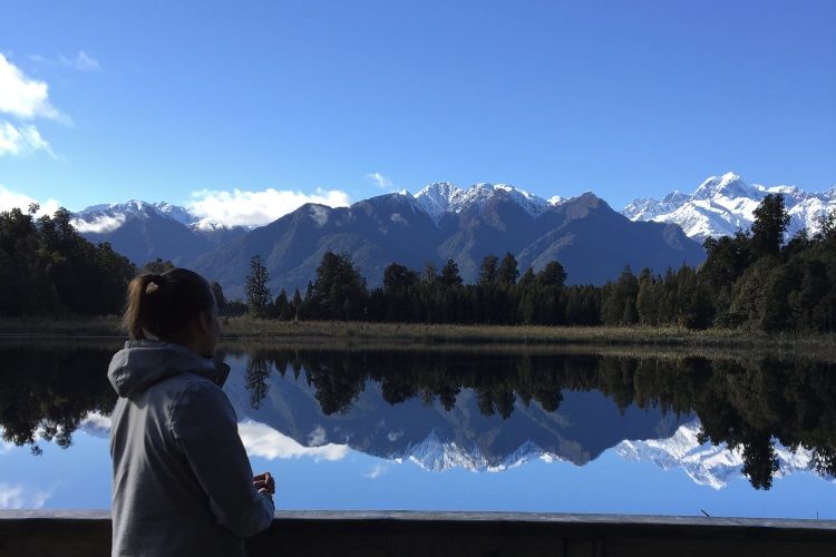 Johanna am Lake Matheson