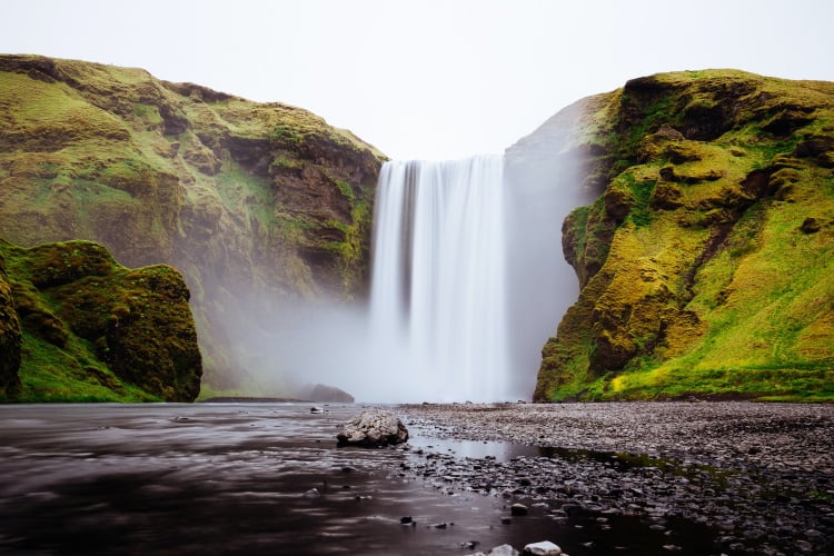 Der gewaltige Skógafoss