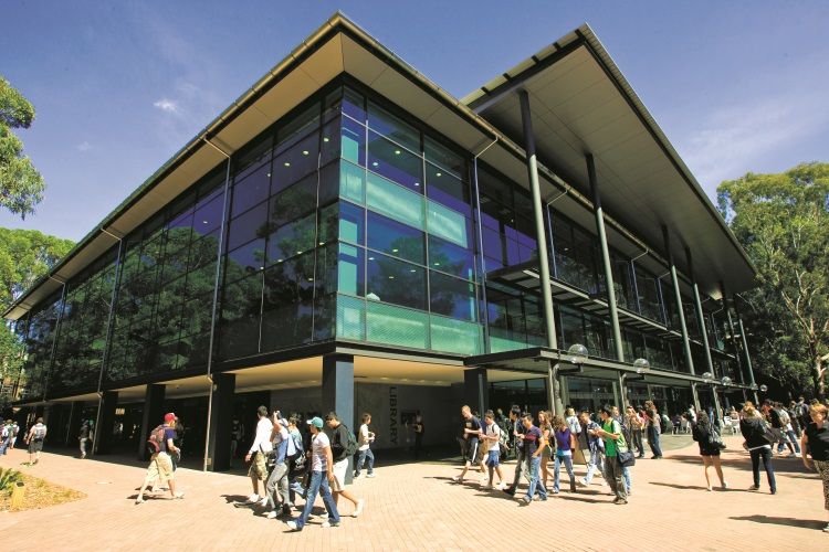 Die modernen Gebäude der Uni
