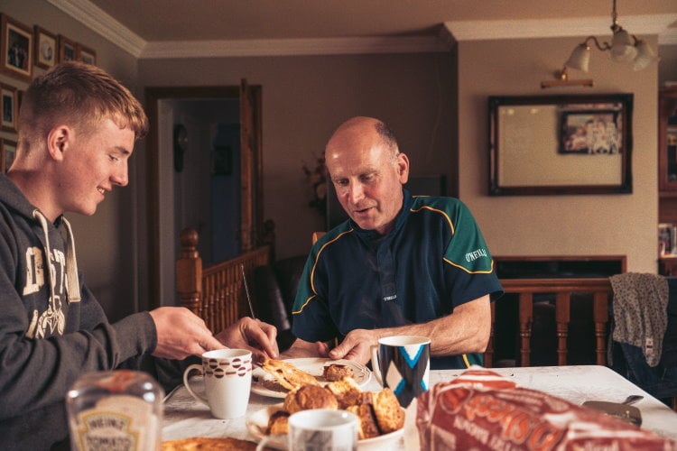 aifs-Essen_mit_Gastfamilie-irland