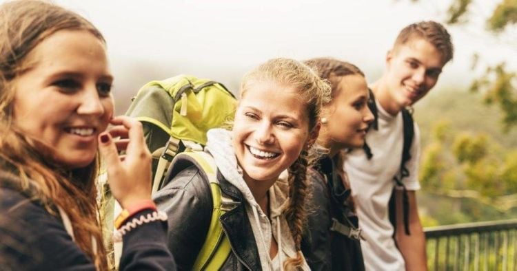 Freunde, die gemeinsam reisen