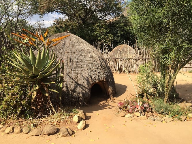 Ein traditionelles Dorf in Swasiland/Eswatini