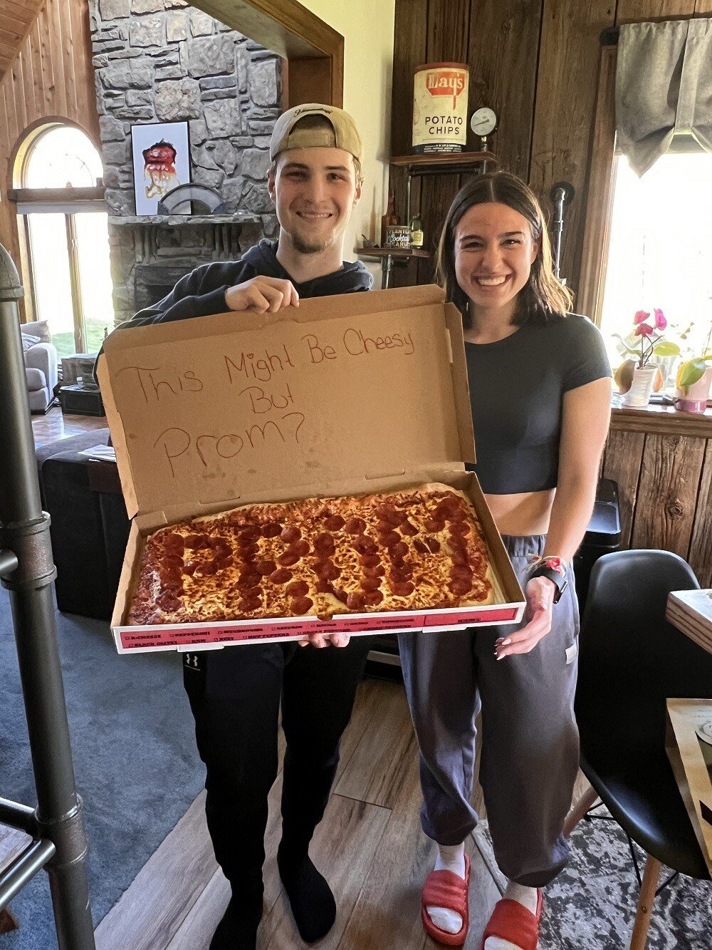 aifs-schueleraustausch-usa-ugc-erfahrungen-leas-pizza-prom