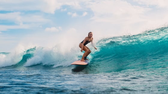 Surfe an Balis Traumstränden mit AIFS