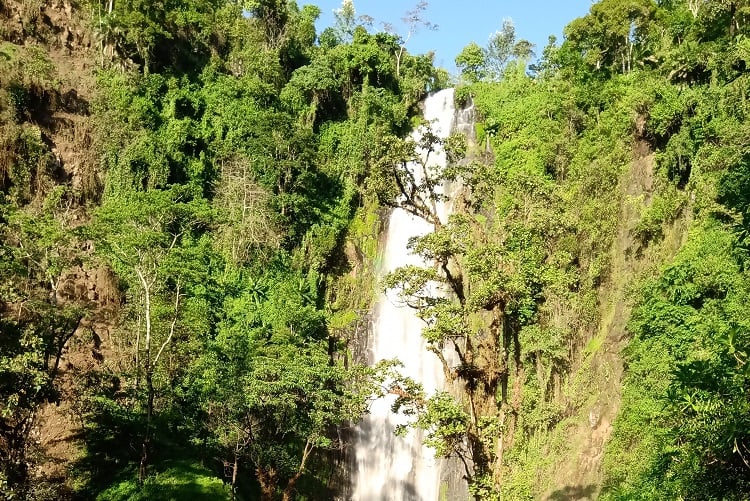 Der Materuni Wasserfall in Tansania