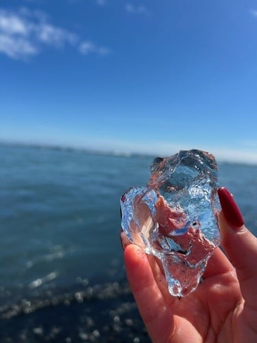 aifs-adventure-trip-island-eis-strand-meer-ugc