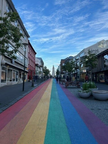 aifs-adventure-trip-island-strasse-regenbogen-ugc