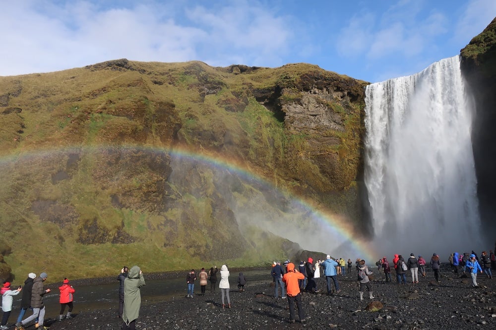 Erlebe Wasserfälle bei deine Abenteuer Reise durch Island mit AIFS