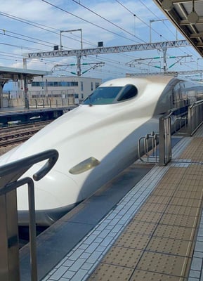 aifs-adventure-trips-japan-ugc-clemensa-Shinkansen