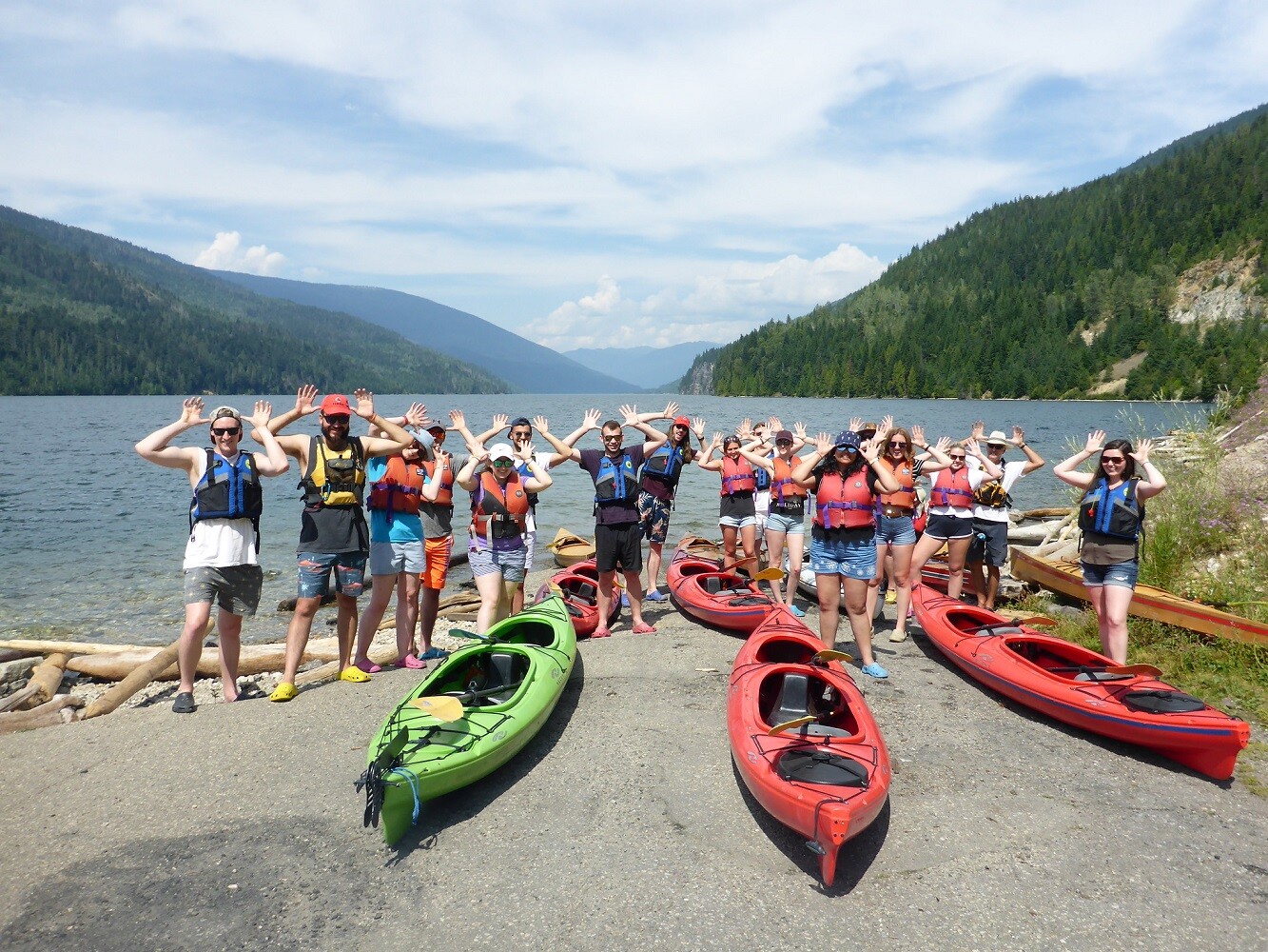 aifs-adventure-trips-kanada-ugc-erfahrungen-piak-gruppe-kanu