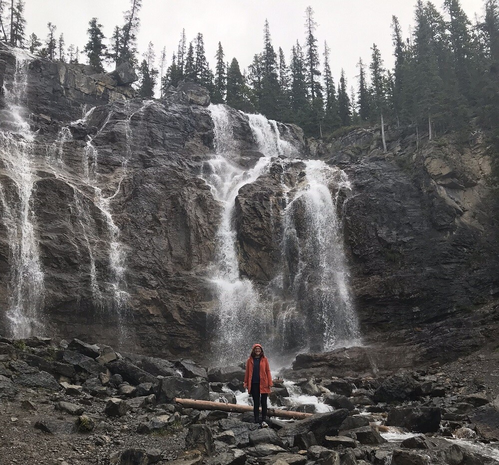 aifs-adventure-trips-kanada-ugc-erfahrungen-piak-wasserfall