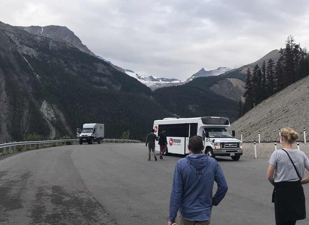 aifs-adventure-trips-kanada-ugc-piak-erfahrungen-bus