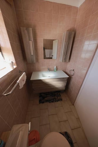 aifs-adventure-trips-suedafrika-cape-town-experience-partnerfotos-unterkunft-badezimmer