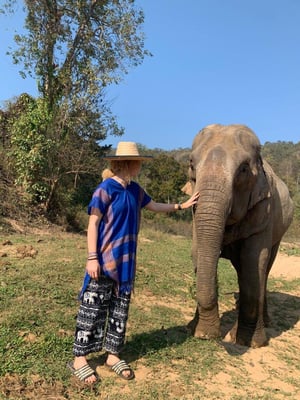 aifs-adventure-trips-thailand-adventure-week-ugc-nadinef-nadine7_7nadine-person-elefant