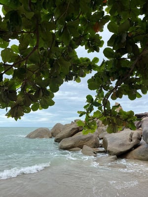 aifs-adventure-trips-thailand-southern-thai-ugc-antoniab-@antoniia-meer-felsen