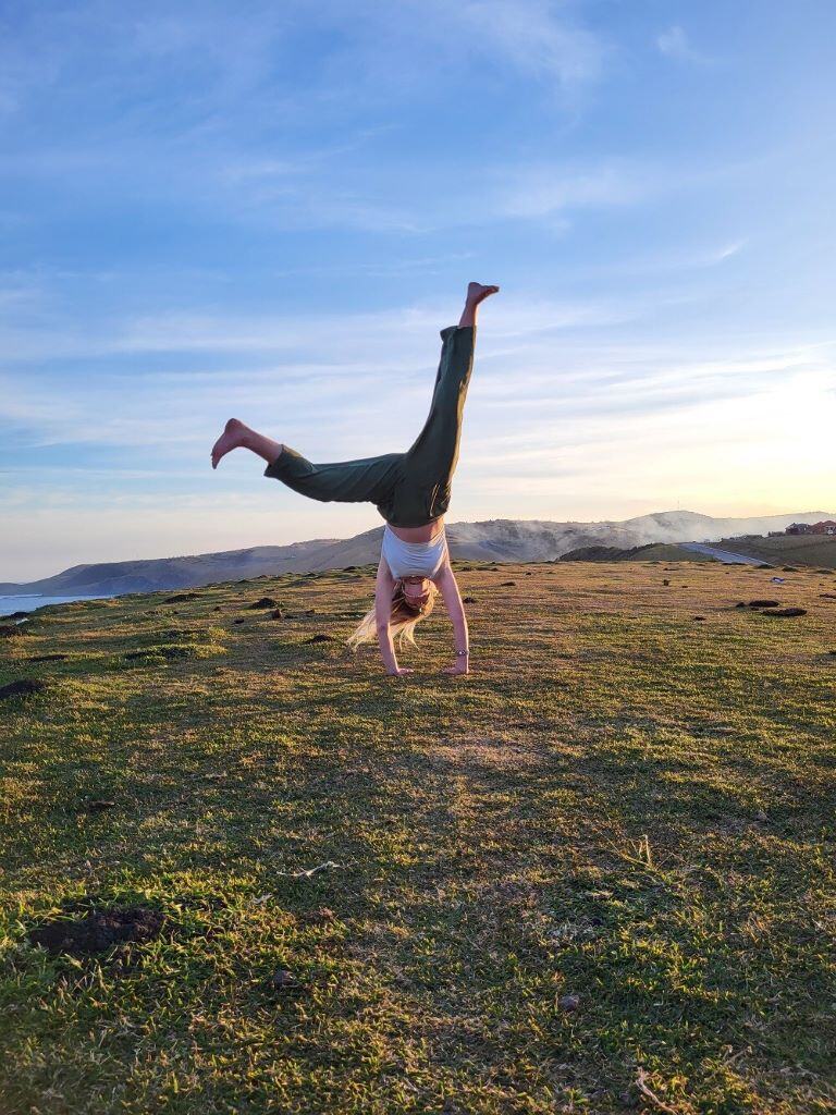 aifs-erfahrungen-surfcamp-südafrika-ugc-lenam-person-luft