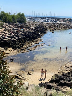 aifs-freiwilligenarbeit-portugal-emma-mariez-@@zimmeremmamarie-ugc-shop-strand