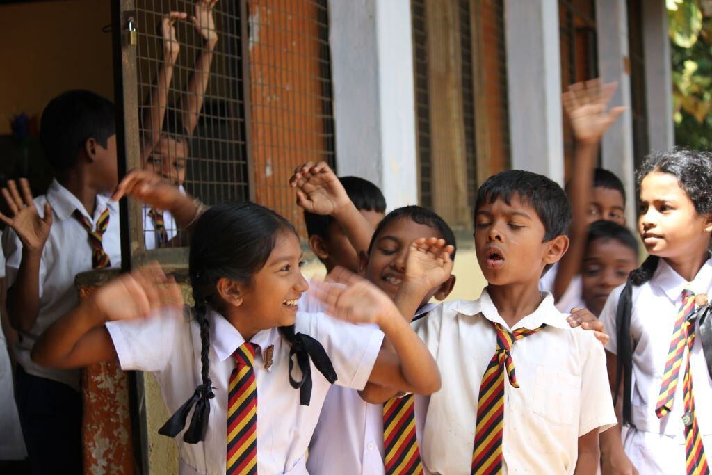 Freiwilligenprojekt in Sri Lanka: Kinder im Teaching Projekt von AIFS beim Lernen.