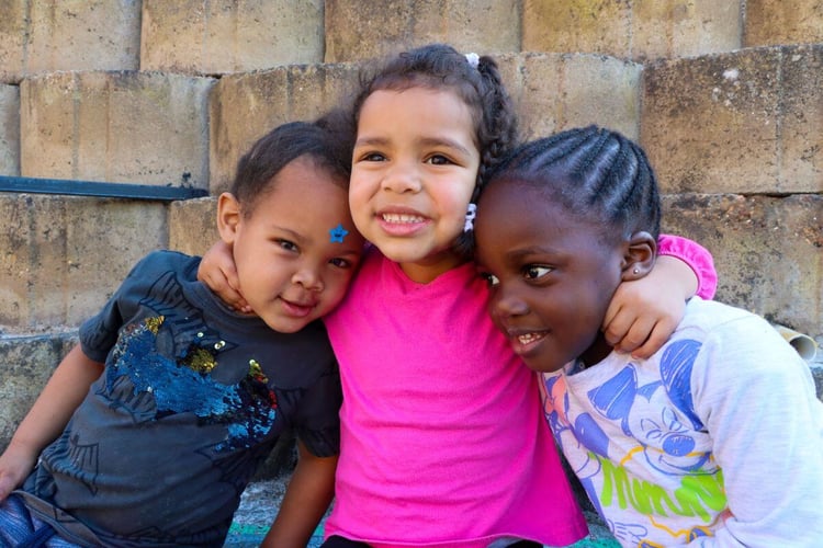 aifs-freiwilligenarbeit-suedafrika-child-care-kinder-partnerfotos