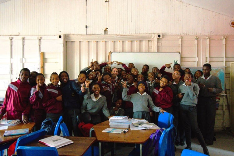 aifs-freiwilligenarbeit-suedafrika-schulklasse-teaching-assistant-partnerfotos